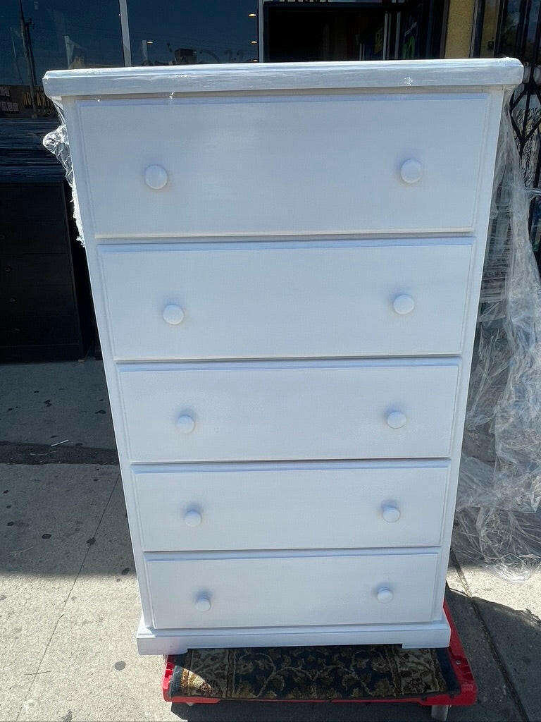 PINE WOOD CHEST 5 DRAWER IN WHITE.