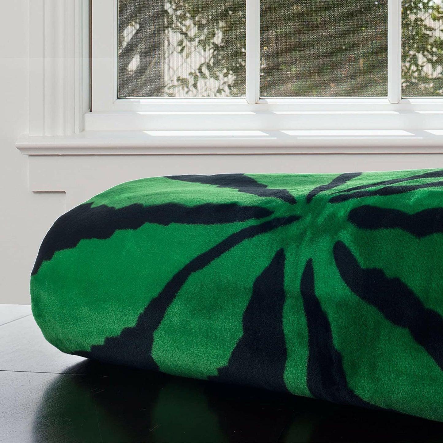 Marijuana Leaf Heavy Thick Plush Mink Blanket-8 Pound king size.