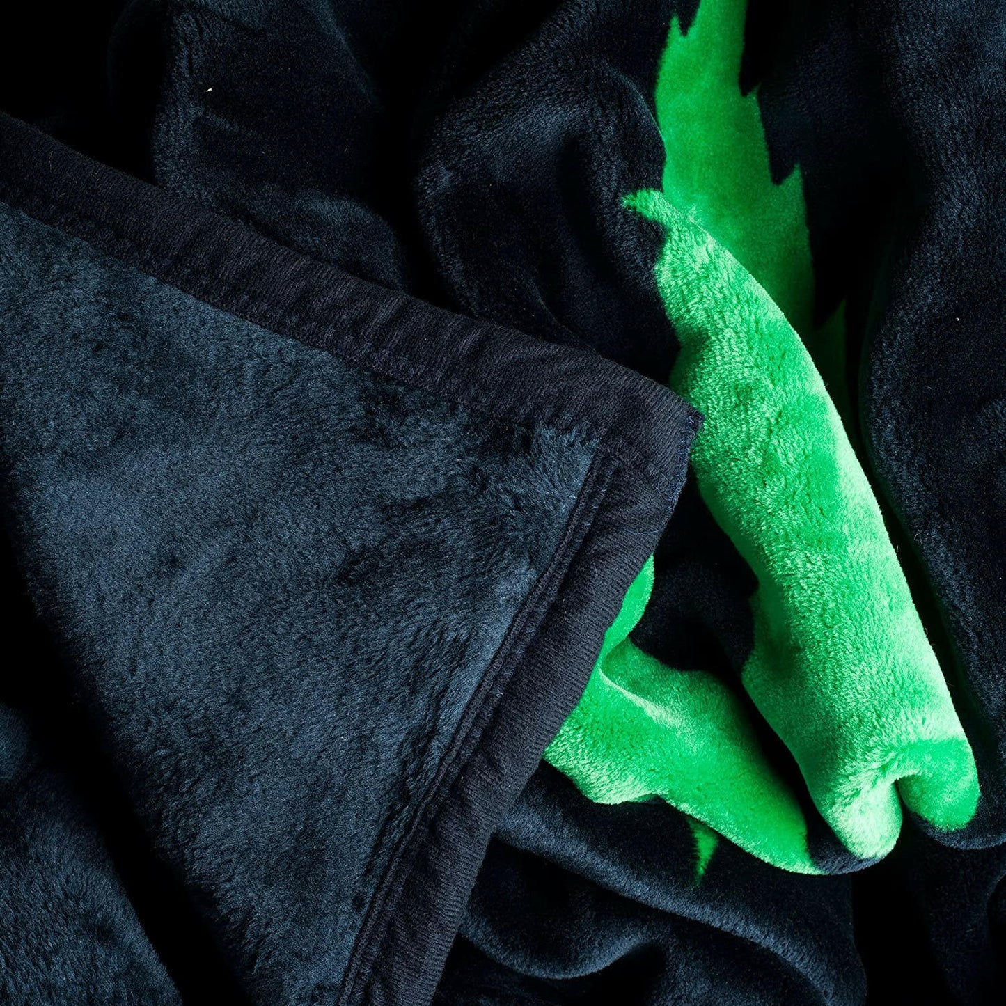 Marijuana Leaf Heavy Thick Plush Mink Blanket-8 Pound king size.