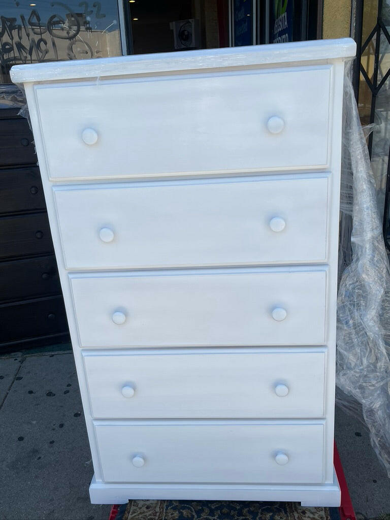 PINE WOOD CHEST 5 DRAWER IN WHITE.