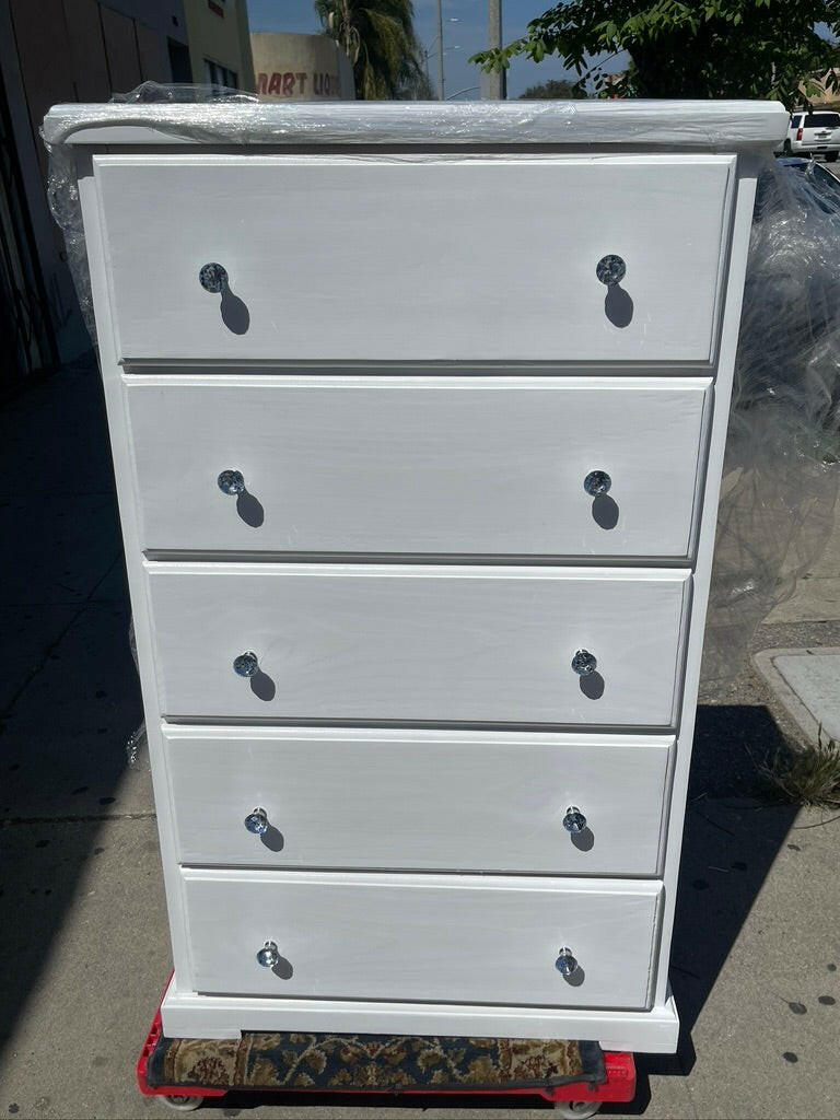 PINE WOOD CHEST 5 DRAWER IN WHITE WITH CRYSTAL KNOBS.