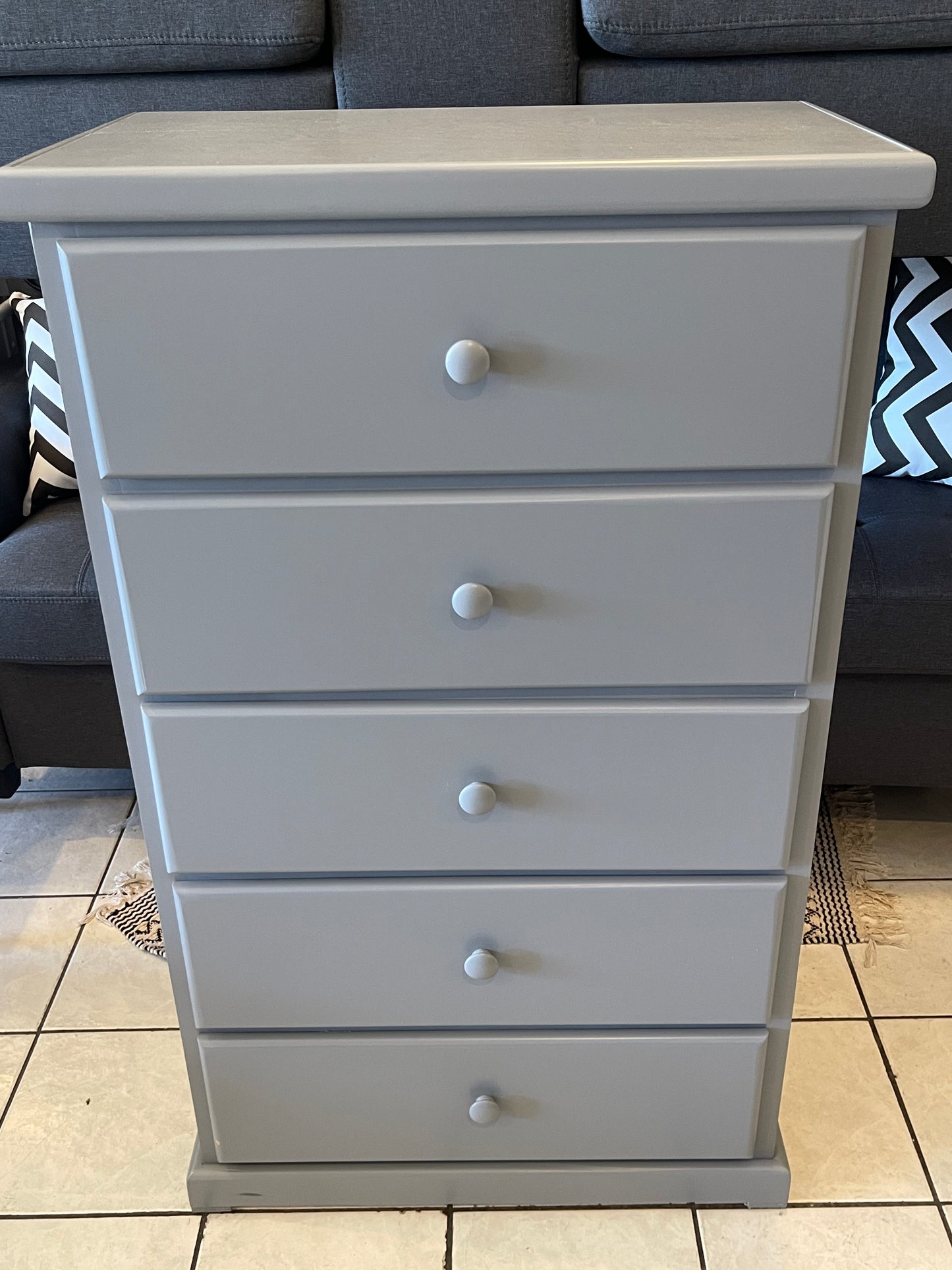 Grey pine wood chest 5 drawers